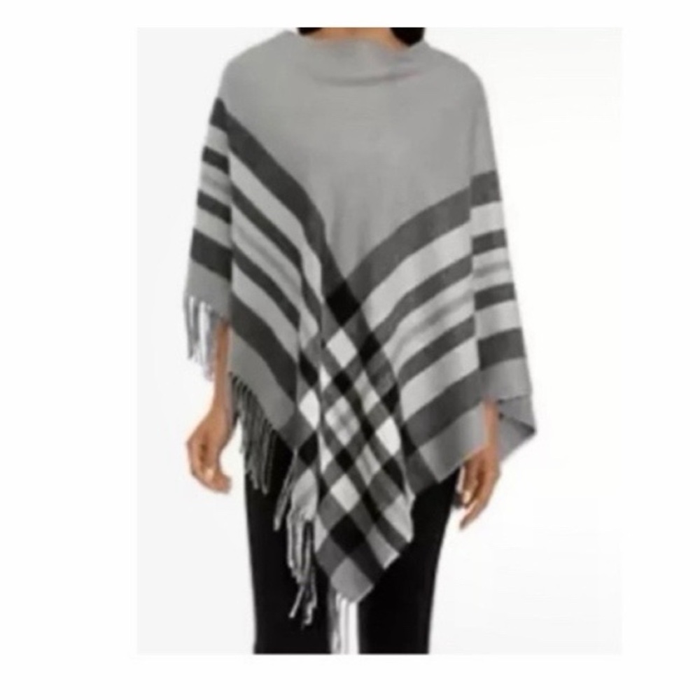 V.Fraas Plaid Fringe‎ Poncho